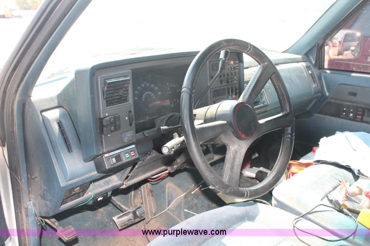 image for item L9998 1989 GMC Sierra C3500 extended cab pickup truck