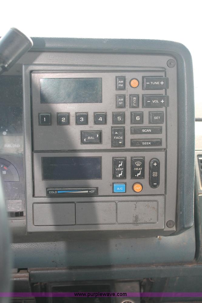 image for item L9998 1989 GMC Sierra C3500 extended cab pickup truck