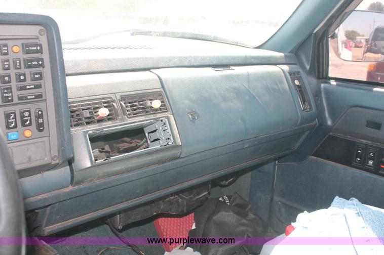 image for item L9998 1989 GMC Sierra C3500 extended cab pickup truck