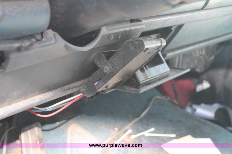 image for item L9998 1989 GMC Sierra C3500 extended cab pickup truck