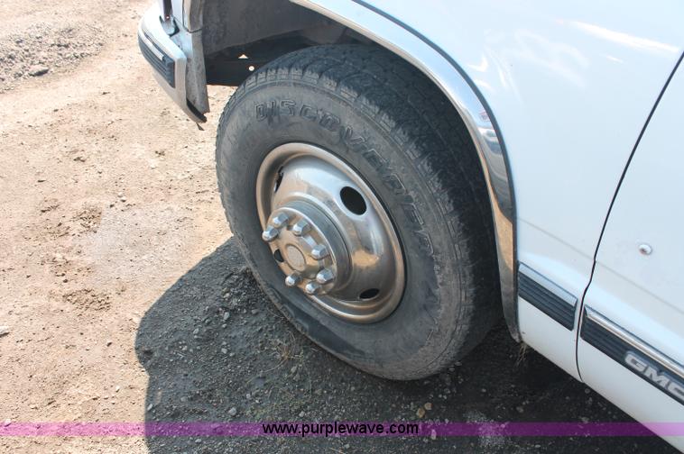 image for item L9998 1989 GMC Sierra C3500 extended cab pickup truck