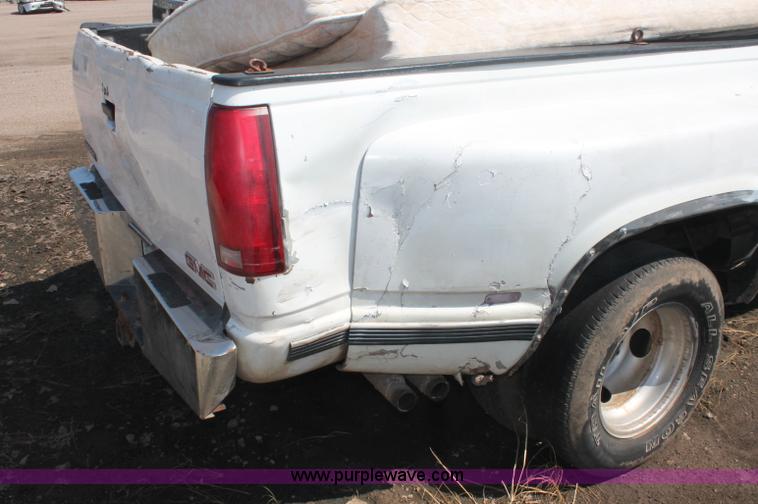 image for item L9998 1989 GMC Sierra C3500 extended cab pickup truck