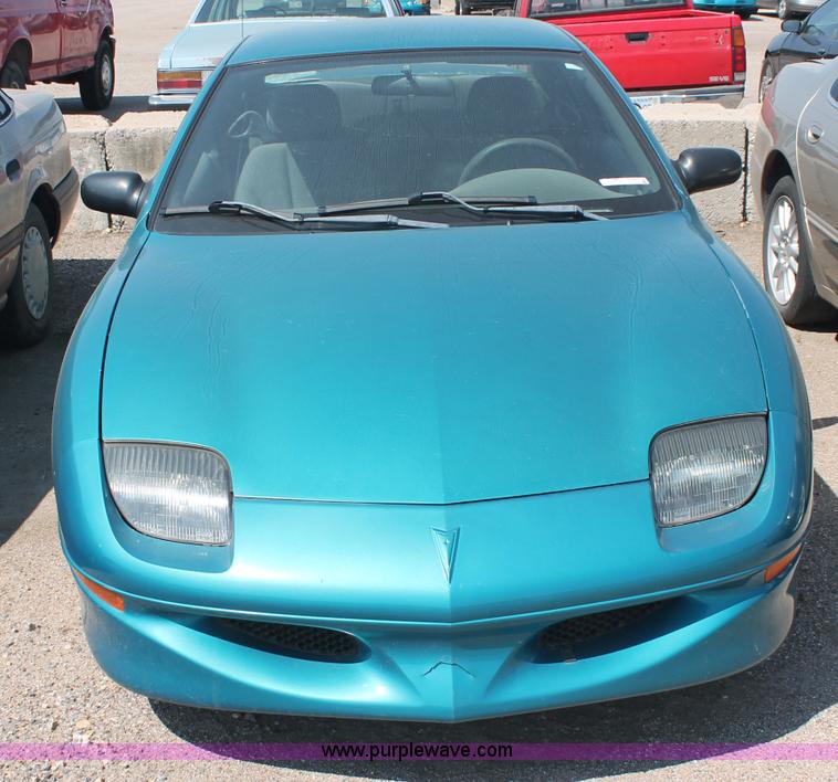 image for item O9321 1998 Pontiac Sunfire SE