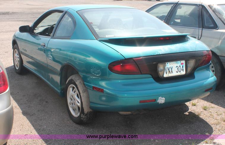 image for item O9321 1998 Pontiac Sunfire SE