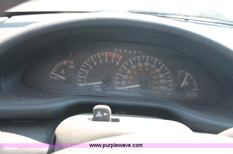 image for item O9321 1998 Pontiac Sunfire SE