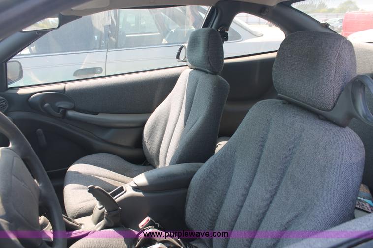 image for item O9321 1998 Pontiac Sunfire SE