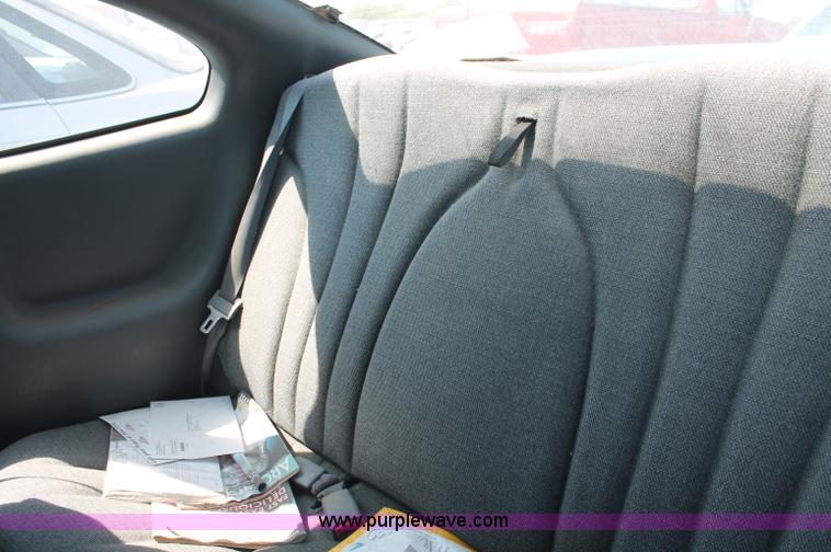 image for item O9321 1998 Pontiac Sunfire SE