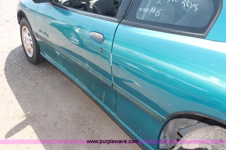 image for item O9321 1998 Pontiac Sunfire SE