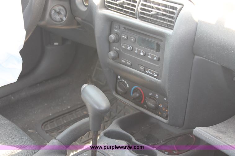 image for item O9322 2004 Chevrolet Cavalier