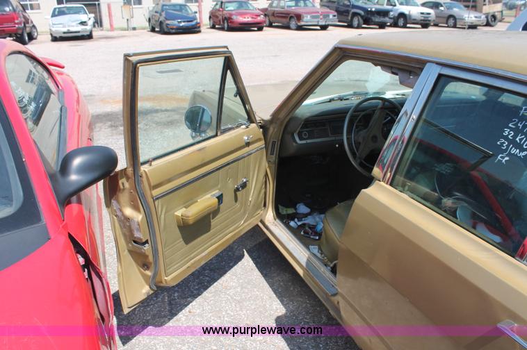 image for item O9325 1969 Plymouth Valiant Signet