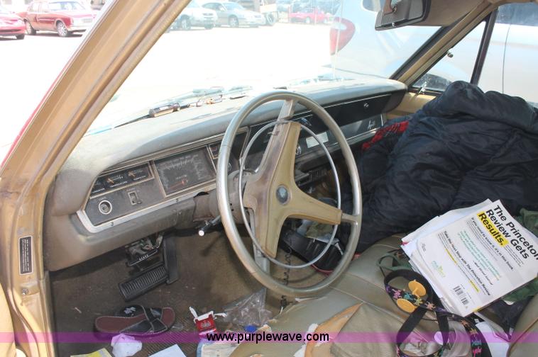 image for item O9325 1969 Plymouth Valiant Signet