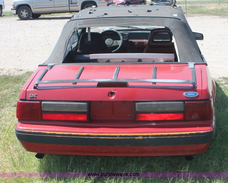 image for item O9326 1988 Ford Mustang LX convertible