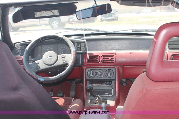 image for item O9326 1988 Ford Mustang LX convertible