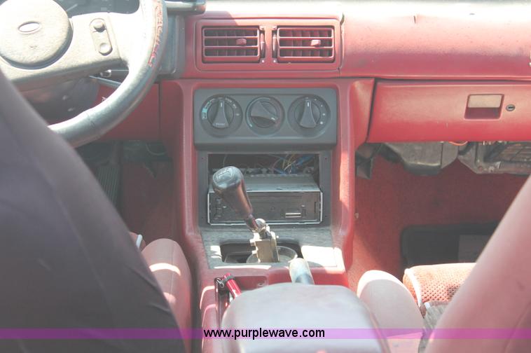 image for item O9326 1988 Ford Mustang LX convertible