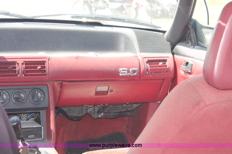 image for item O9326 1988 Ford Mustang LX convertible