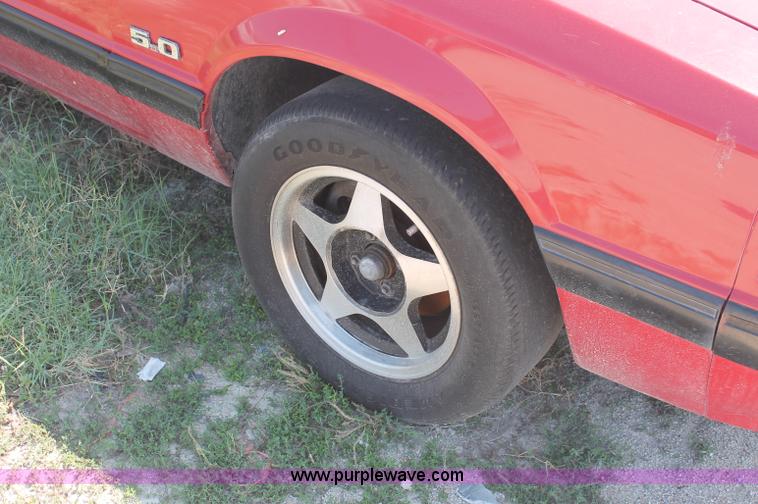 image for item O9326 1988 Ford Mustang LX convertible