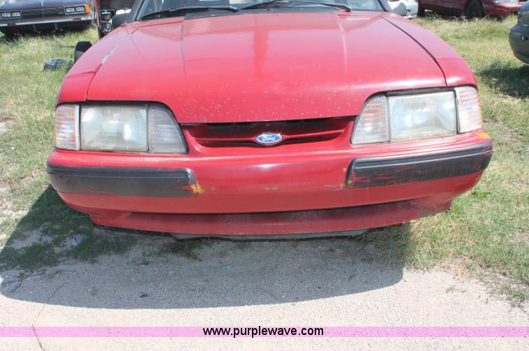 image for item O9326 1988 Ford Mustang LX convertible