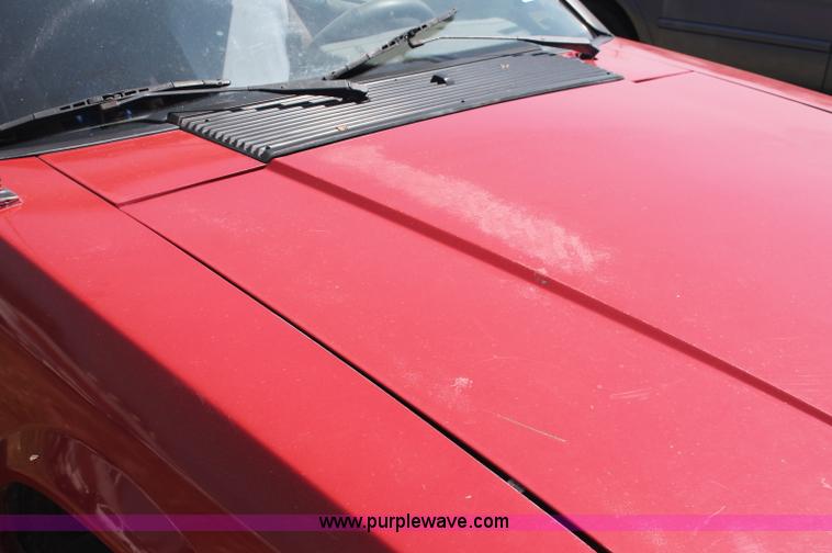 image for item O9326 1988 Ford Mustang LX convertible