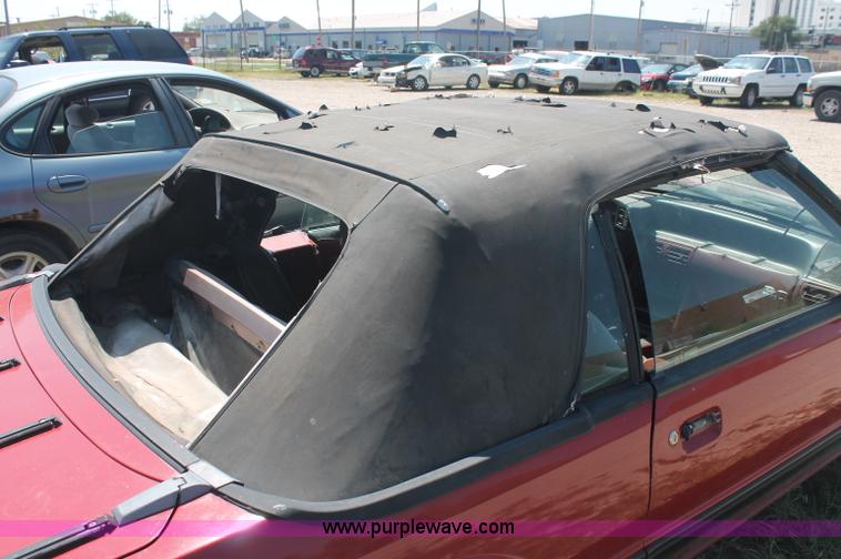 image for item O9326 1988 Ford Mustang LX convertible