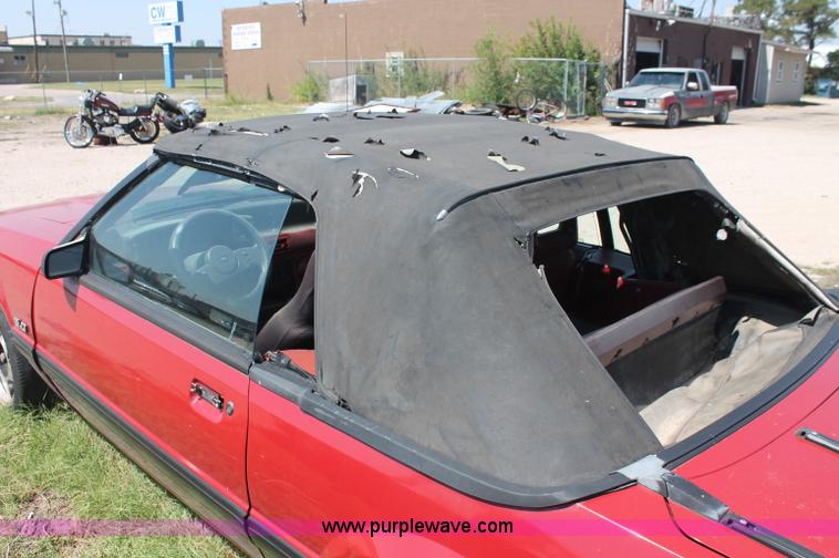 image for item O9326 1988 Ford Mustang LX convertible