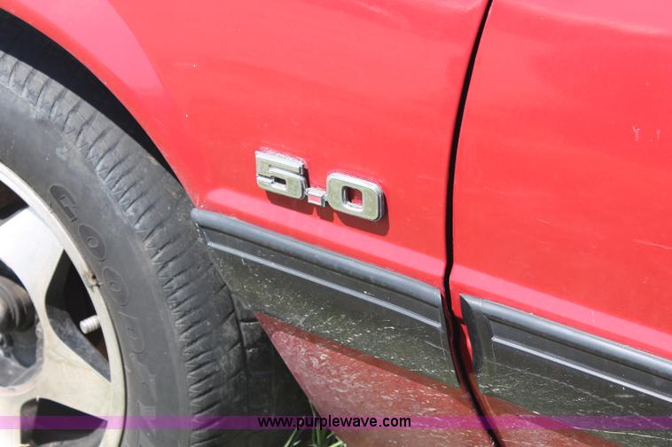 image for item O9326 1988 Ford Mustang LX convertible