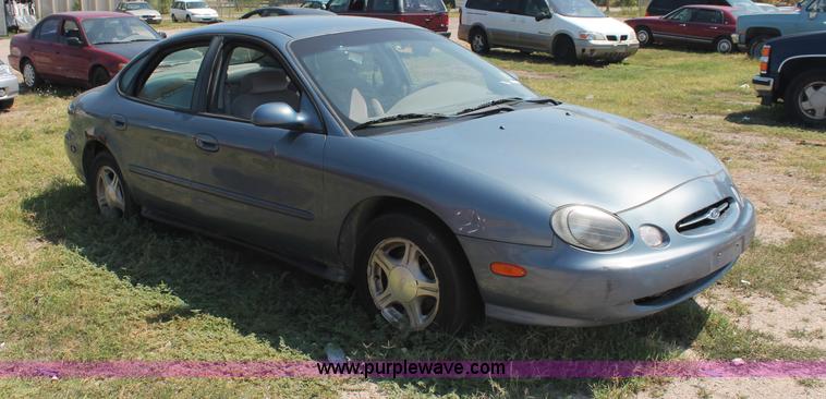 image for item O9327 1999 Ford Taurus SE
