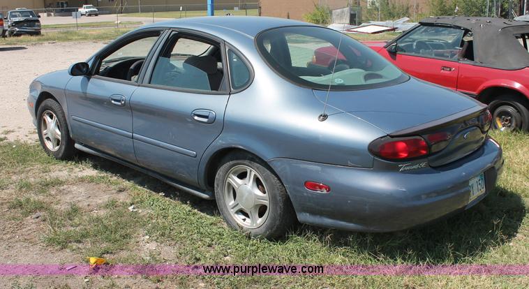 image for item O9327 1999 Ford Taurus SE