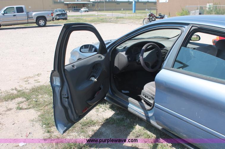image for item O9327 1999 Ford Taurus SE