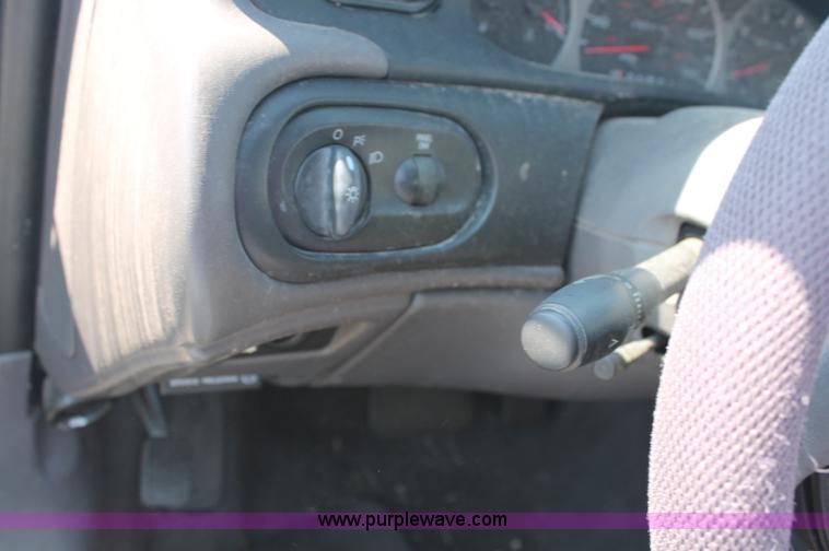 image for item O9327 1999 Ford Taurus SE