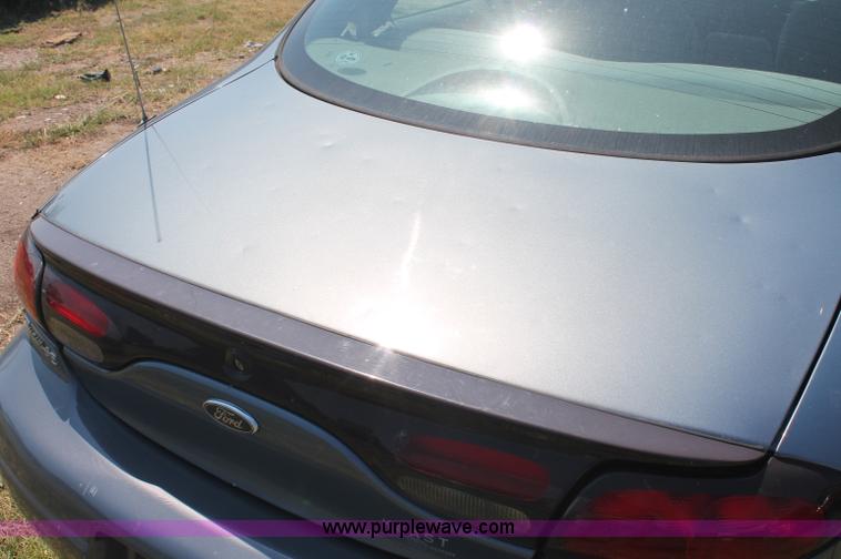 image for item O9327 1999 Ford Taurus SE