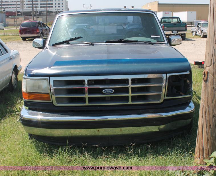 image for item O9328 1994 Ford F150 XLT extended cab pickup truck
