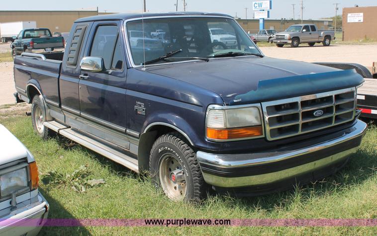 image for item O9328 1994 Ford F150 XLT extended cab pickup truck
