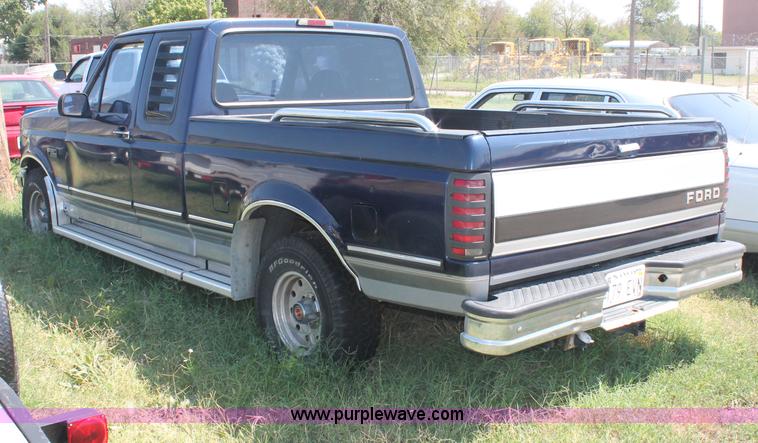 image for item O9328 1994 Ford F150 XLT extended cab pickup truck