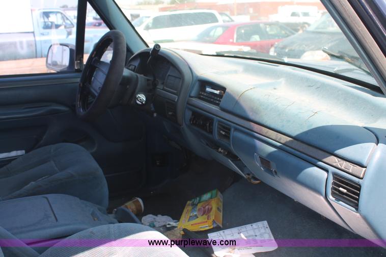image for item O9328 1994 Ford F150 XLT extended cab pickup truck
