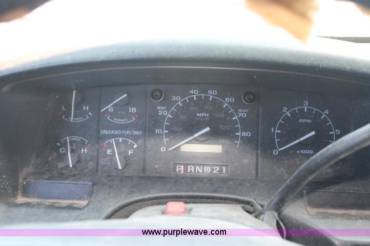 image for item O9328 1994 Ford F150 XLT extended cab pickup truck