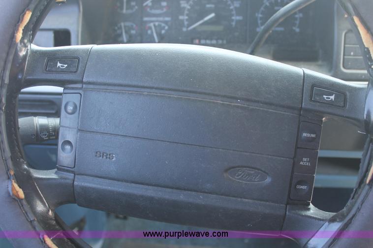 image for item O9328 1994 Ford F150 XLT extended cab pickup truck