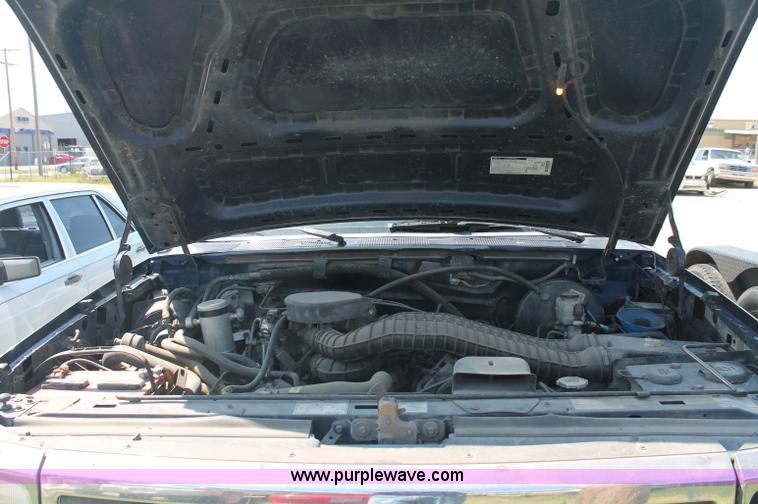 image for item O9328 1994 Ford F150 XLT extended cab pickup truck