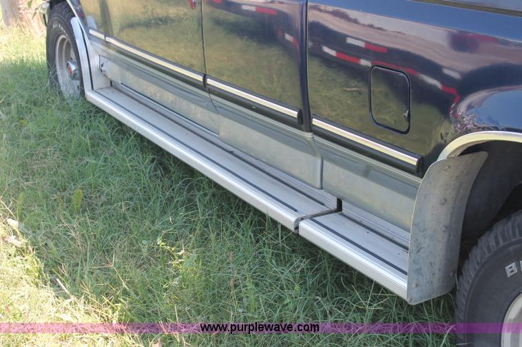 image for item O9328 1994 Ford F150 XLT extended cab pickup truck