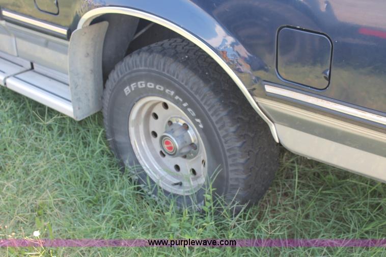 image for item O9328 1994 Ford F150 XLT extended cab pickup truck