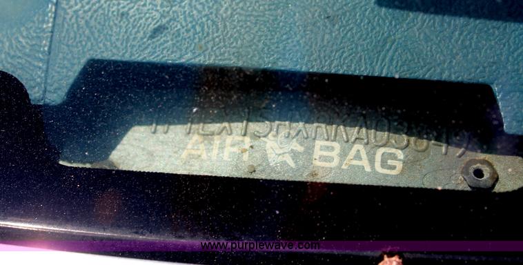 image for item O9328 1994 Ford F150 XLT extended cab pickup truck