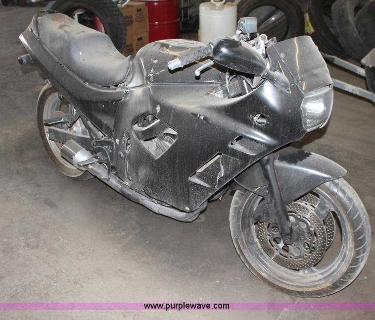 image for item O9329 1996 Suzuki Katana 750 motorcycle