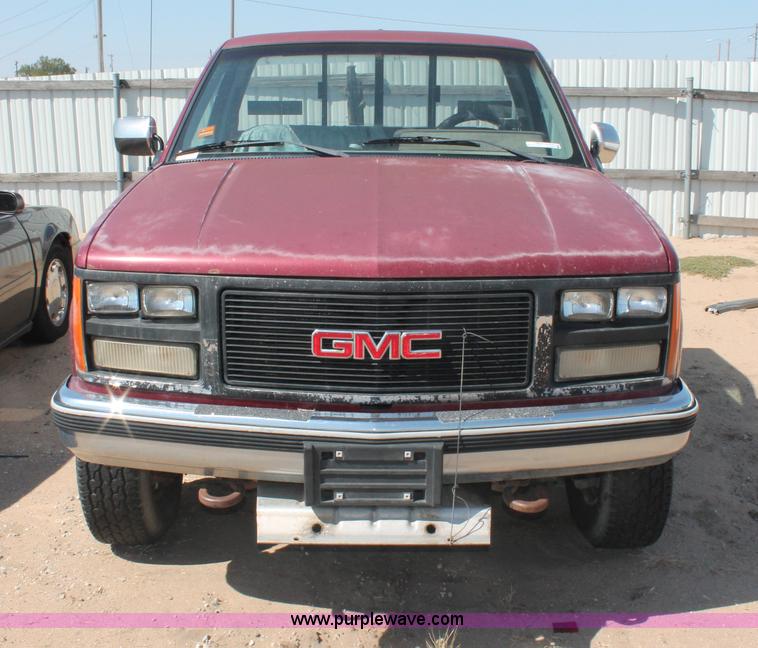 image for item O9332 1989 GMC Sierra K2500 pickup truck