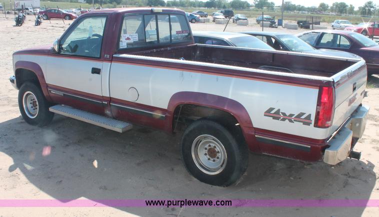 image for item O9332 1989 GMC Sierra K2500 pickup truck