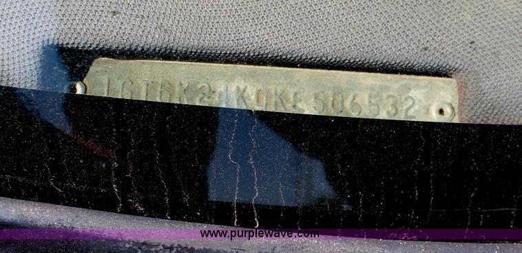 image for item O9332 1989 GMC Sierra K2500 pickup truck