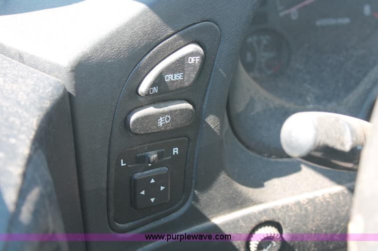 image for item O9335 2000 Chrysler Sebring LXi