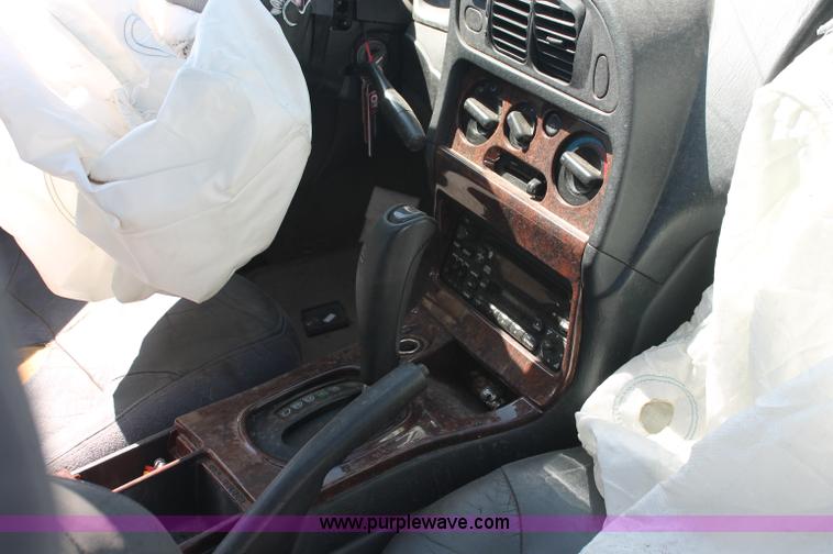image for item O9335 2000 Chrysler Sebring LXi