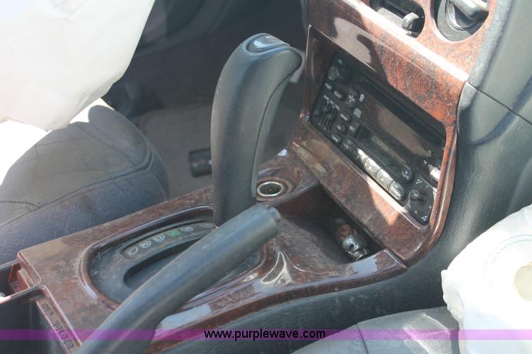 image for item O9335 2000 Chrysler Sebring LXi