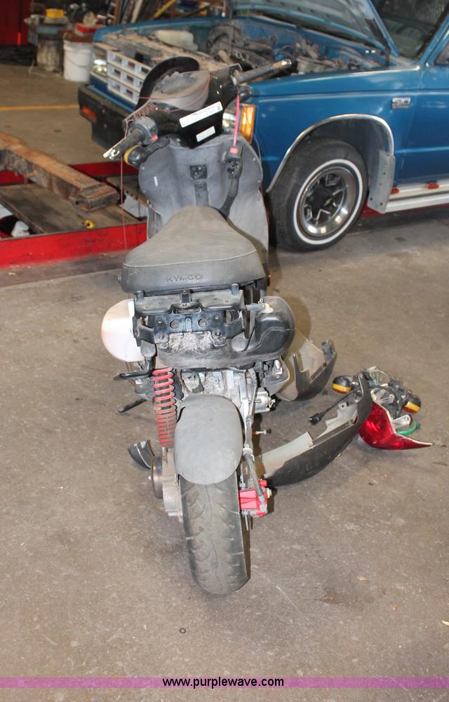 image for item O9337 2005 Kymco scooter