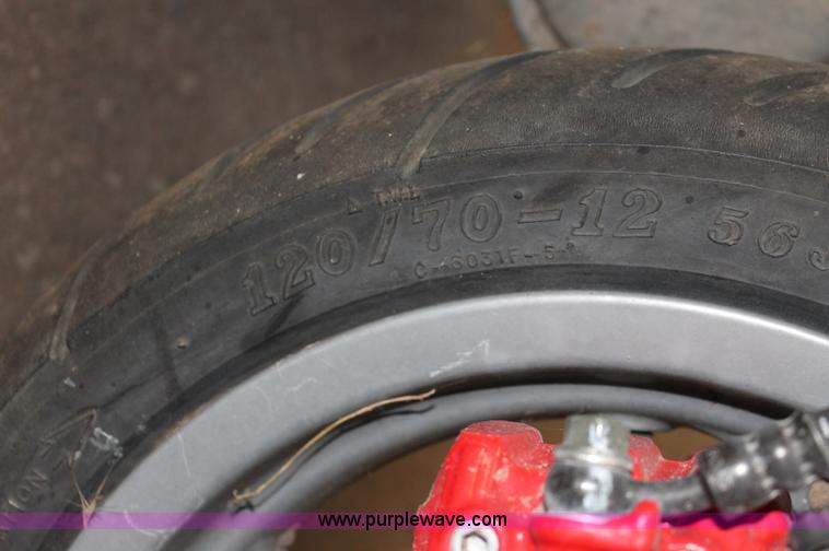 image for item O9337 2005 Kymco scooter