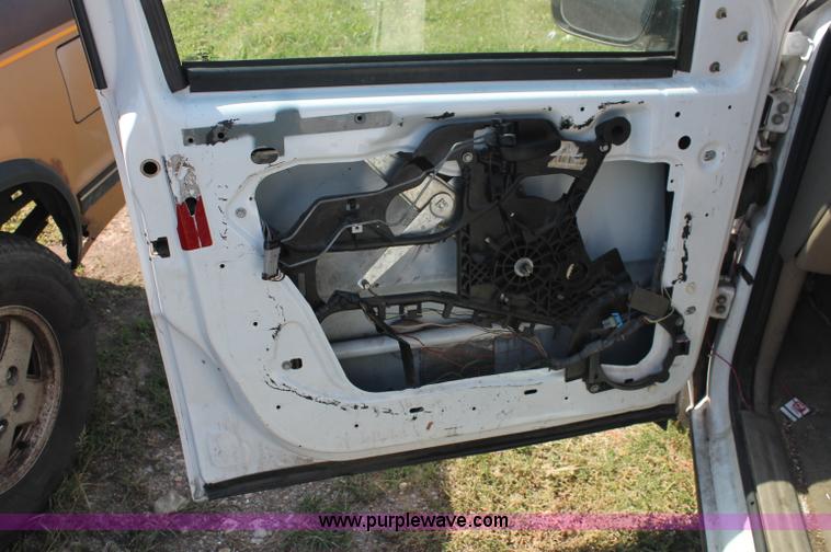 image for item O9339 1999 Pontiac Montana mini van
